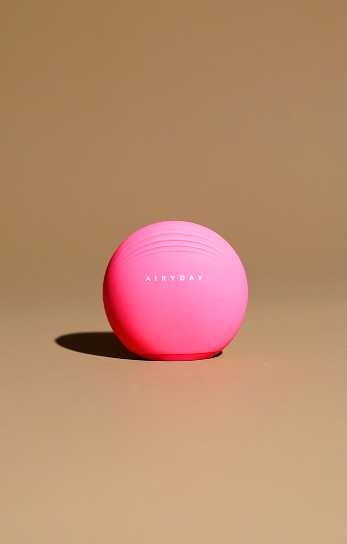Glow Booster Cleansing Brush